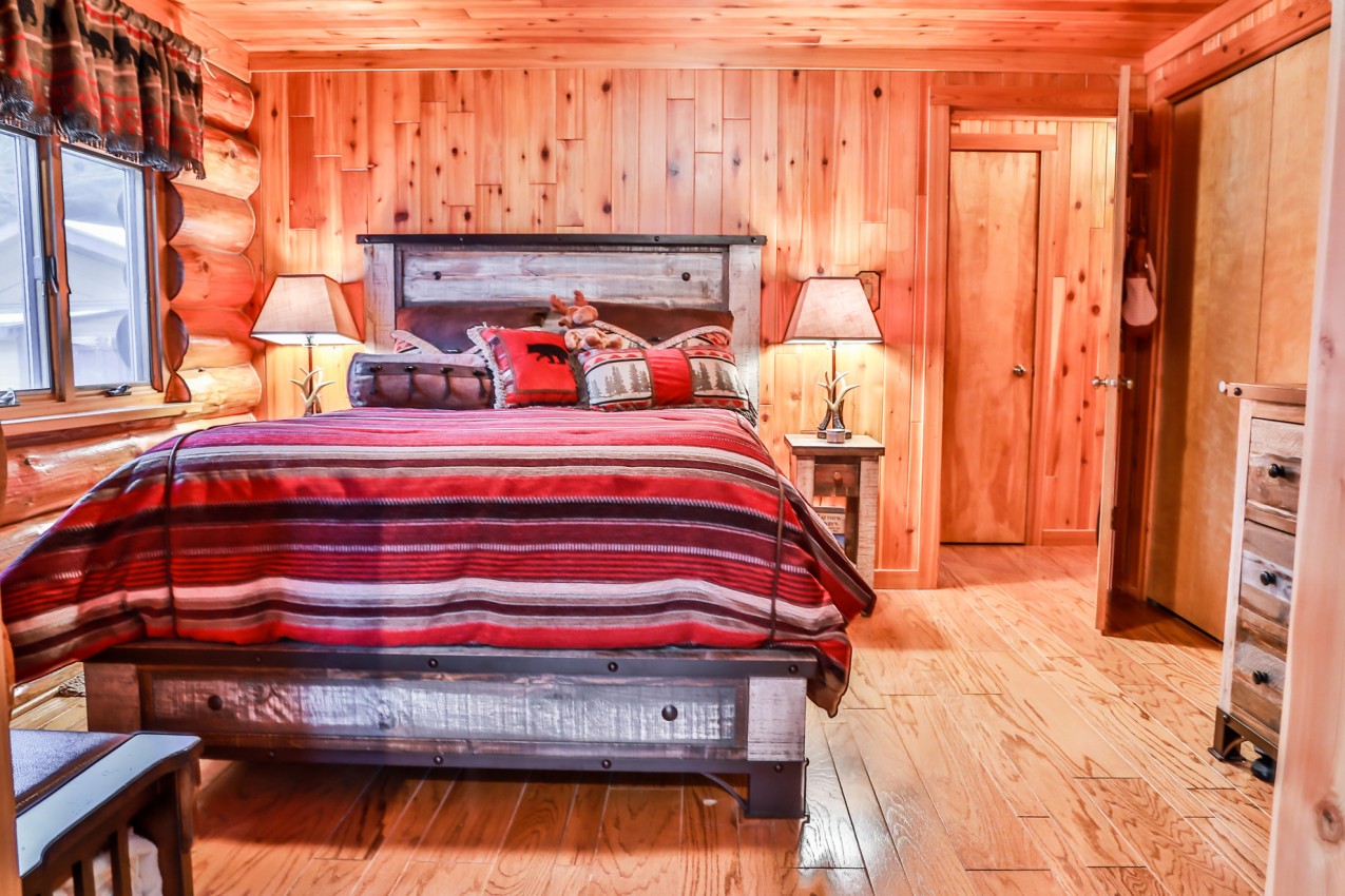 2 Bedroom 2 Bathroom Log Home 2 Bedro Cabin In Saint